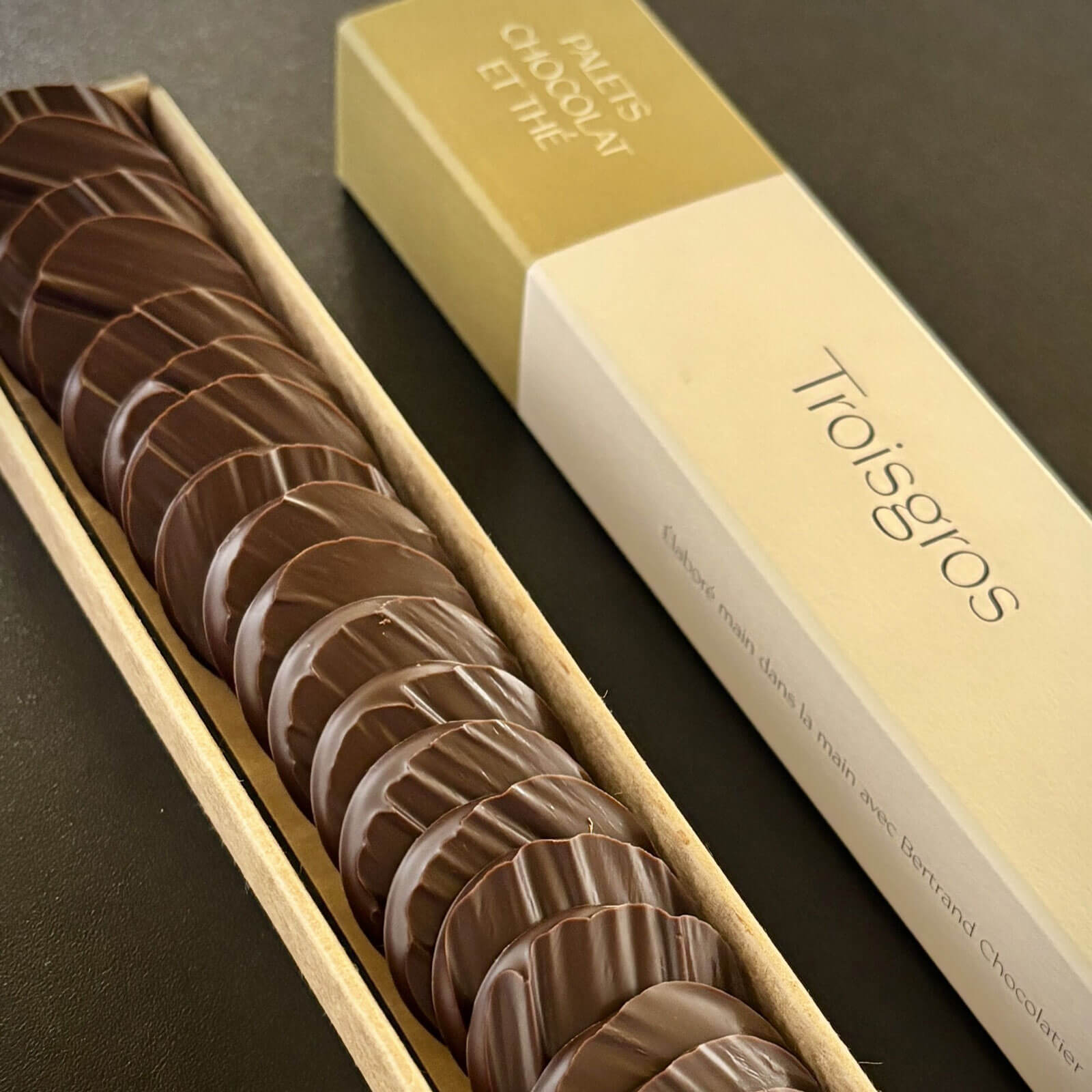PALETS-TROISGROS-THE-PRODUIT-2-CARRE-OK